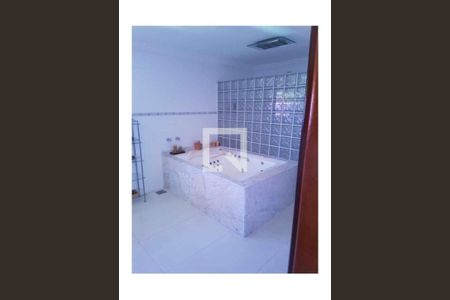 Casa à venda com 5 quartos, 600m² em Vila Antonieta, São Paulo