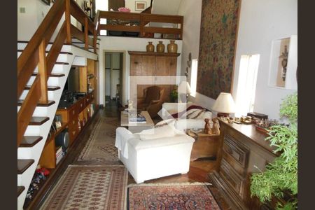 Casa à venda com 3 quartos, 301m² em Jardim Vitoria Regia (Zona Oeste), São Paulo