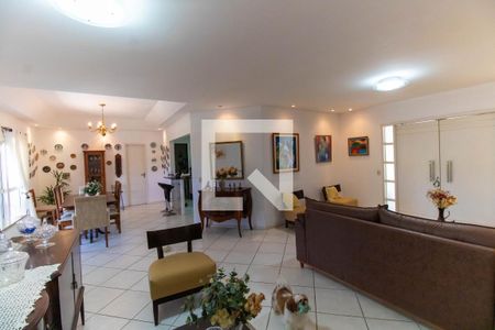 Sala de casa de condomínio à venda com 5 quartos, 483m² em Vila Progresso, Niterói