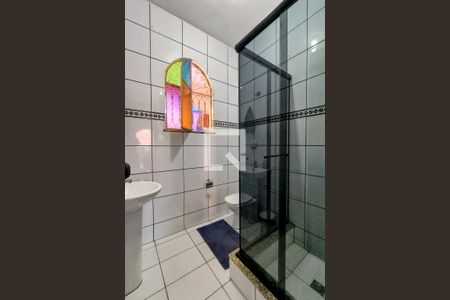 1º Pav - Banheiro Social 1 de casa de condomínio à venda com 5 quartos, 348m² em Pechincha, Rio de Janeiro