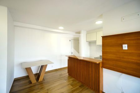 Sala e cozinha de apartamento para alugar com 2 quartos, 62m² em Vila Esperança, São Paulo