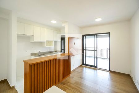 Sala e cozinha de apartamento para alugar com 2 quartos, 62m² em Vila Esperança, São Paulo