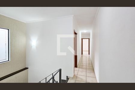 Corredor de casa para alugar com 3 quartos, 181m² em Bela Vista, Osasco