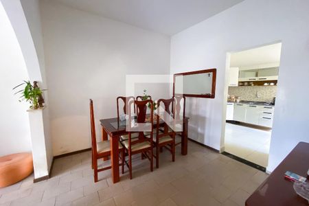 Casa para alugar com 5 quartos, 360m² em Flamengo, Contagem