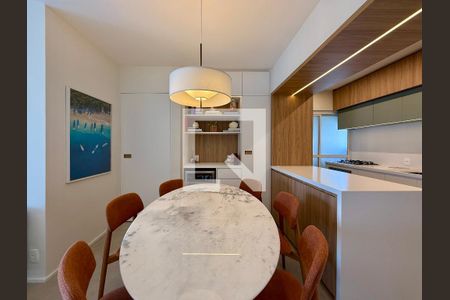 Sala  de apartamento à venda com 2 quartos, 70m² em Cidade Monções, São Paulo