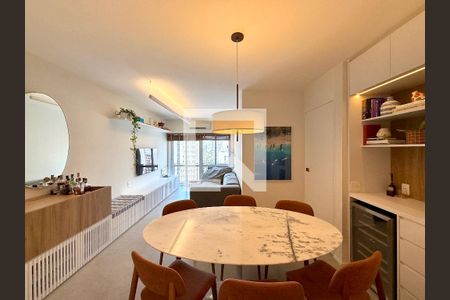 Sala  de apartamento à venda com 2 quartos, 70m² em Cidade Monções, São Paulo