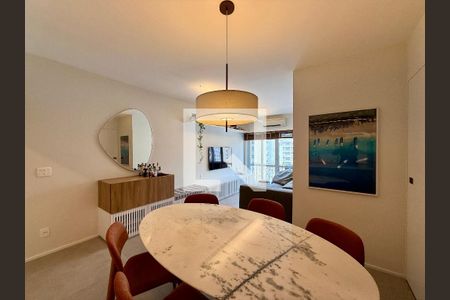 Sala  de apartamento à venda com 2 quartos, 70m² em Cidade Monções, São Paulo