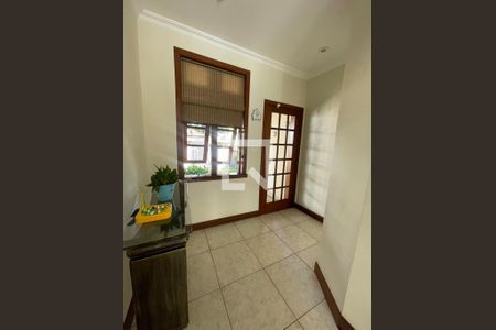 Casa à venda com 4 quartos, 323m² em Santa Rosa, Belo Horizonte