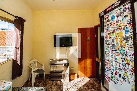 Quarto 1 de casa para alugar com 3 quartos, 180m² em Floramar, Belo Horizonte