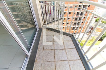 Sacada de apartamento para alugar com 3 quartos, 67m² em Vila Carmosina, São Paulo