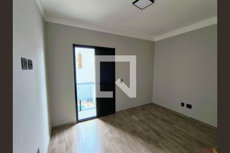 Casa à venda com 3 quartos, 200m² em Vila Talarico, São Paulo