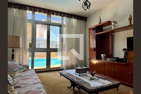 Casa à venda com 5 quartos, 800m² em Jardim Sao Bento, São Paulo