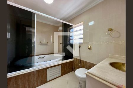 Casa à venda com 5 quartos, 300m² em Vila Albertina, São Paulo