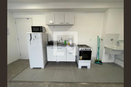 Sala/Cozinha de apartamento para alugar com 1 quarto, 37m² em Vila Sonia, São Paulo