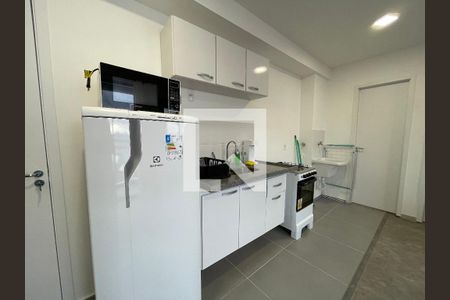 Sala/Cozinha de apartamento para alugar com 1 quarto, 37m² em Vila Sonia, São Paulo
