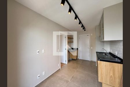 Sala  de apartamento à venda com 1 quarto, 28m² em Campo Belo, São Paulo