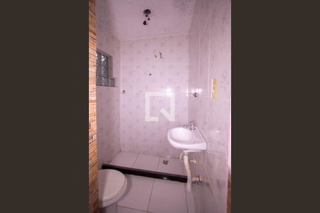 Banheiro da Suíte de casa para alugar com 1 quarto, 60m² em Paraíso, São Gonçalo