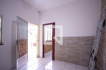 Sala de casa para alugar com 1 quarto, 60m² em Paraíso, São Gonçalo
