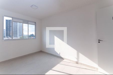 Sala de apartamento para alugar com 2 quartos, 35m² em Parque Industrial Tomas Edson, São Paulo