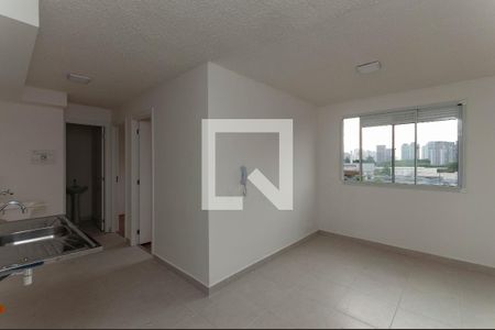 Sala de apartamento para alugar com 2 quartos, 35m² em Parque Industrial Tomas Edson, São Paulo