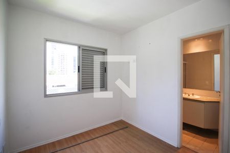 Suíte   de apartamento para alugar com 3 quartos, 77m² em Vila Olímpia, São Paulo