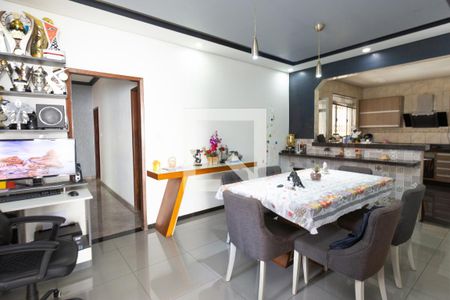 Casa para alugar com 3 quartos, 377m² em Jardim Riacho das Pedras, Contagem
