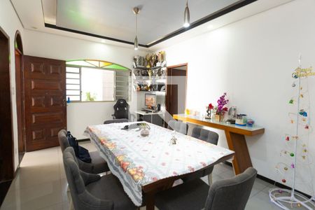 Casa para alugar com 3 quartos, 377m² em Jardim Riacho das Pedras, Contagem
