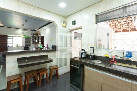 Casa à venda com 3 quartos, 377m² em Jardim Riacho das Pedras, Contagem