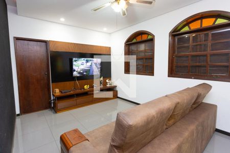 Casa à venda com 3 quartos, 377m² em Jardim Riacho das Pedras, Contagem