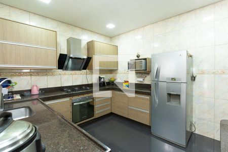 Casa à venda com 3 quartos, 377m² em Jardim Riacho das Pedras, Contagem