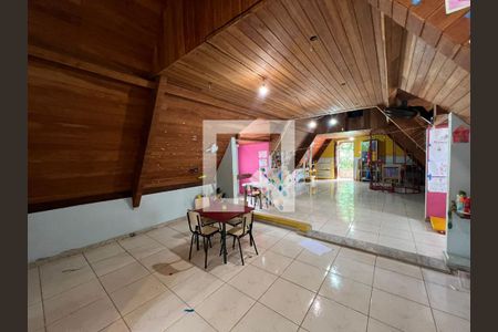 Casa para alugar com 3 quartos, 300m² em Sagrada Família, Belo Horizonte