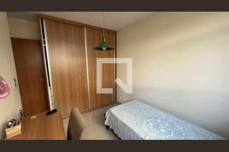 Quarto de apartamento para alugar com 3 quartos, 75m² em Cinquentenario, Belo Horizonte