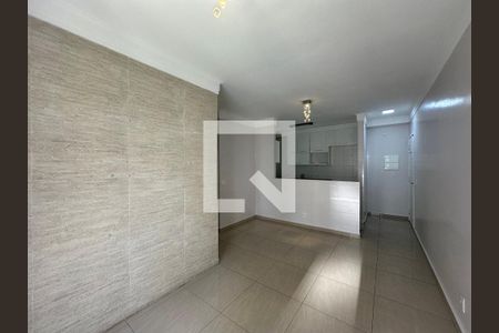 Sala de apartamento à venda com 2 quartos, 61m² em Jardim Tupanci, Barueri