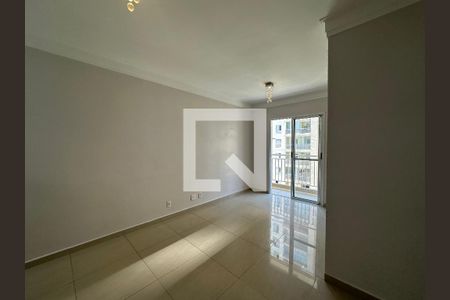 Sala de apartamento à venda com 2 quartos, 61m² em Jardim Tupanci, Barueri