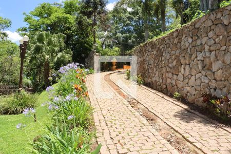 Casa de Condomínio para alugar com 7 quartos, 748m² em Vila Real Moinho Velho, Embu das Artes