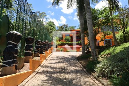 Casa de Condomínio para alugar com 7 quartos, 748m² em Vila Real Moinho Velho, Embu das Artes