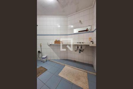 Banheiro 1 de casa de condomínio à venda com 3 quartos, 450m² em Jd. Piratininga, Niterói