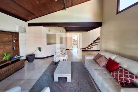 Sala 1 de casa de condomínio à venda com 3 quartos, 450m² em Jd. Piratininga, Niterói