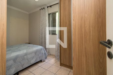 Quarto 1 de casa para alugar com 3 quartos, 245m² em Jardim Santa Teresinha, São Paulo