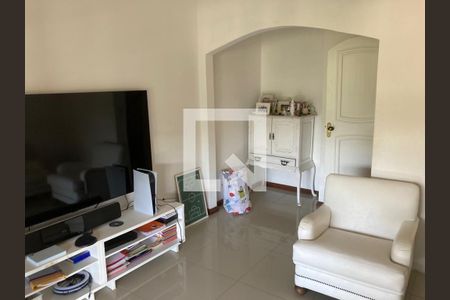 Casa à venda com 4 quartos, 369m² em Matapaca, Niterói