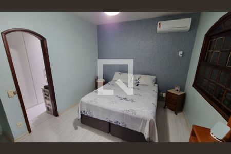 Casa à venda com 4 quartos, 253m² em Jardim Imbuí, Niterói