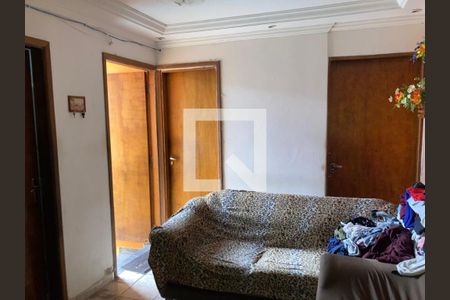 Foto 02 de casa à venda com 3 quartos, 250m² em Jardim Maria Lucia, São Paulo