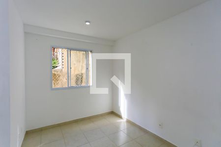 Sala  de apartamento para alugar com 2 quartos, 44m² em Jardim Maria Rosa, Taboão da Serra
