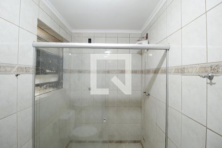 Banheiro de apartamento à venda com 2 quartos, 67m² em São João, Porto Alegre