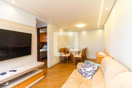 Sala de apartamento para alugar com 2 quartos, 62m² em Vila Carmosina, São Paulo