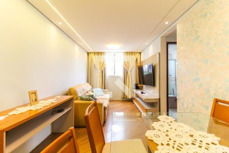 Sala de apartamento à venda com 2 quartos, 62m² em Vila Carmosina, São Paulo