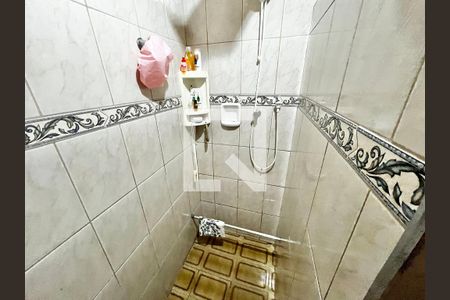 Banheiro de serviço de casa à venda com 2 quartos, 120m² em Casa Verde Alta, São Paulo