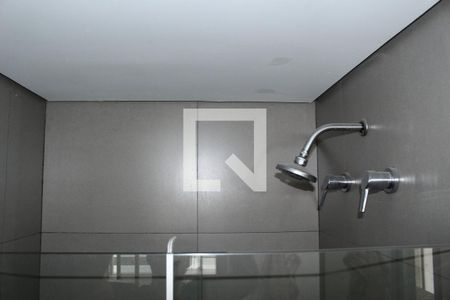 Banheiro de kitnet/studio para alugar com 1 quarto, 27m² em República, São Paulo