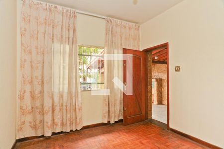 Sala de casa para alugar com 4 quartos, 200m² em Parque Sao Domingos, São Paulo
