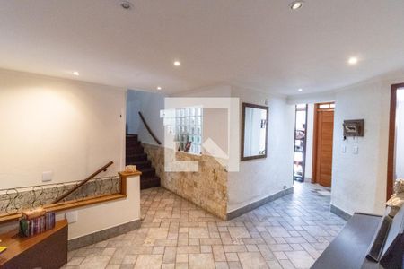 Hall de entrada de casa de condomínio à venda com 3 quartos, 220m² em Nonoai, Porto Alegre